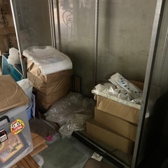 ガラスショーケース照明付き　棚板なし　中古