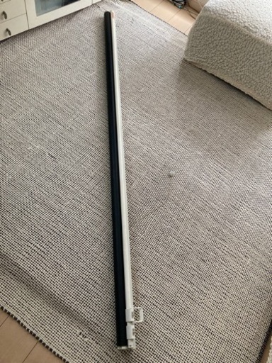 プロジェクタースクリーン　およそ196cm×180cm