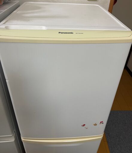冷蔵庫パナソニックNR-TB144Wを販売。 サイズ 外形寸法(幅×奥行×高さ) 480×584×1119mm (ハンドル、脚カバーを除く). 受け取りに来ていただける方。