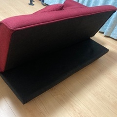 【受付終了】LOWYA リクライニング ソファベッド 2人掛け クッション2つ付き レッドの画像