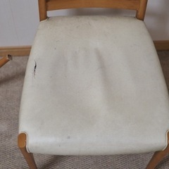 ダメージ大　椅子　(残り一脚)の画像