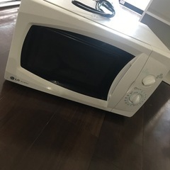 白いLGの温めしかできない電子レンジ