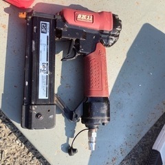 エアピン釘打ち機の画像