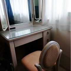 中古　ドレッサー&イスのセット　東京インテリア