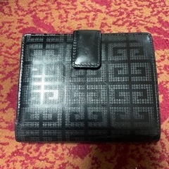 givenchy 財布　ジバンシー　二つ折りの画像