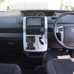 😊東海エリア・自社ローン取り扱い店！ 最長36回！　ヴォクシー X Lエディション 7人の画像