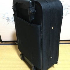 黒　スーツケースの画像