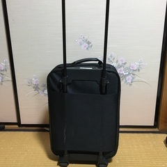 黒　スーツケースの画像