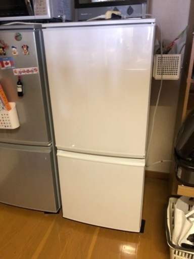 シャープ冷蔵庫　137L