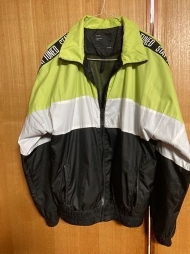 値下げしました！⭐️美品⭐️Bershkaのジャケット人気カラー❗️