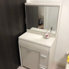 椅子付き、収納付きドレッサー