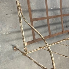 アンティークベッドフレームの画像