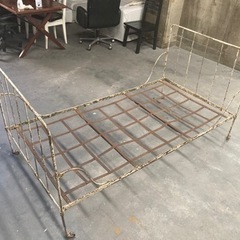 アンティークベッドフレーム