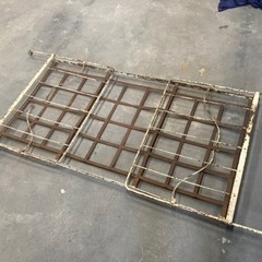アンティークベッドフレームの画像