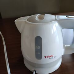 【備品一斉処分】机・イス・ゴミ箱・洗濯機その他家具等