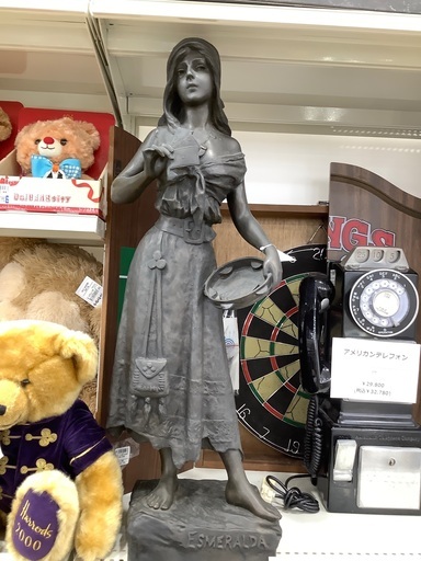 ESMERALDA エマニエル　ビラニス　置き物