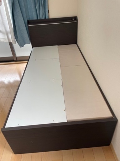 【中古品】ニトリのシングルベッド