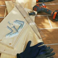 家具の組み立て作業いたします。