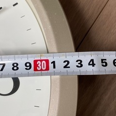 シンプルな掛け時計の画像