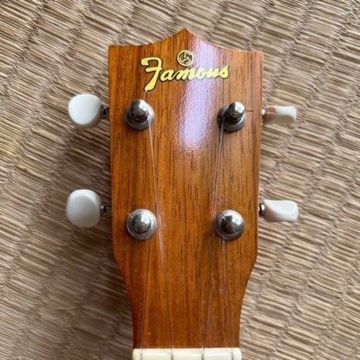 【限定7月まで！】ウクレレ美品 famous オイル、ケース、カポ、音調整付き