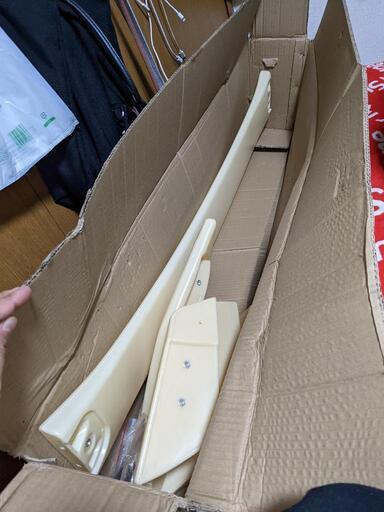 車リアスポイラー