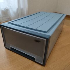 プラスチック収納ケース（高さ23cm)　差し上げます