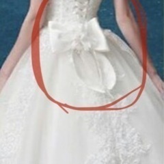 ホワイト 飾り 服 ドレスの画像