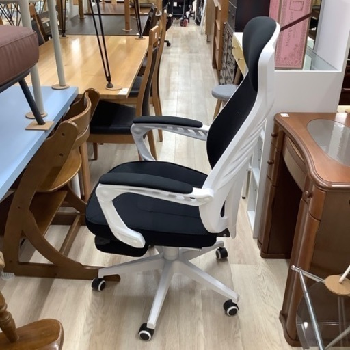 【トレファク筑紫野店】ワークチェアDEVAISE ORABGY601WHあります【取りに来られる方限定】