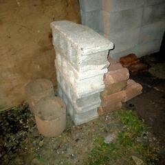 コンクリートブロック、レンガ？貰っていただけませんか～？