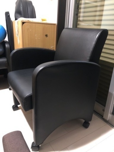 応接会議ネクシスソファ（３脚で4000円）