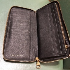 Tory Burch長財布の画像