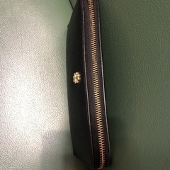 Tory Burch長財布の画像