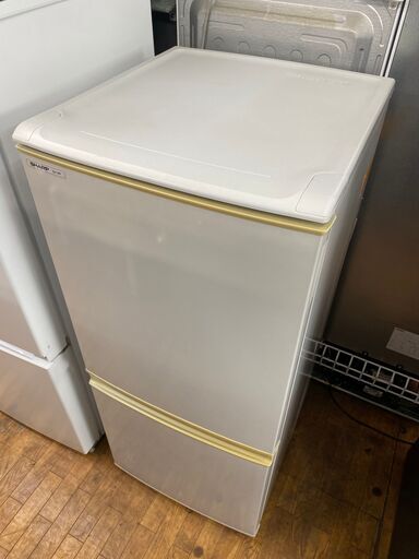 【リサイクルショップどりーむ鹿大前店】No.1790　冷蔵庫　シャープ　１３７L　2008年製　動作OK‼