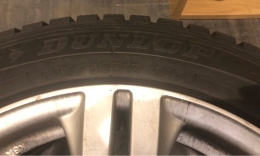 中古スタッドレスタイヤ4本セット(DUNLOP WMO1 225/50R17)