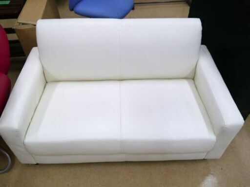 コンパクトな2人掛け用ソファー　ホワイト系　中古品