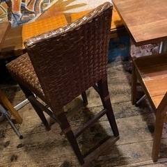 格安アジアン風カウンターチェアの画像