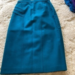 スカート4点とカーディガンの画像