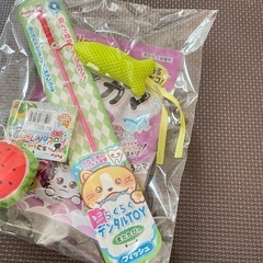 【新品未使用】キャットフードなめるカマボコ7本 トロカマまぐろ味】おもちゃ2個の画像
