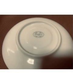 食器　ティーカップ　ティーポット　ソーサーの画像