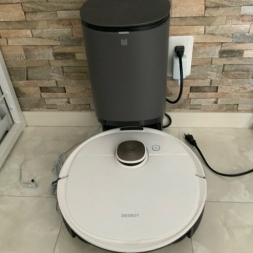 ロボット掃除機　DEEBOT T8+ 電動モップ付き