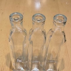 ガラスボトル 3個 の画像