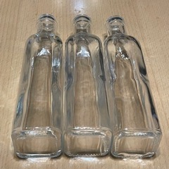 ガラスボトル 3個 の画像
