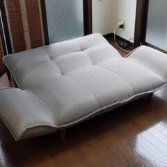 さらにお値下げ♪　二人掛けソファーの画像