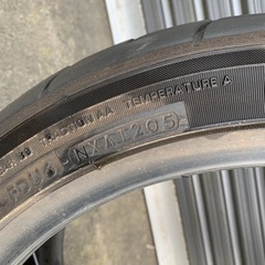 ヨコハマ　アドバンネオバ　AD07 235/40R17 残り溝5ミリYOKOHAMA ADVAN タイヤ　1本の画像