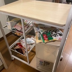 【無料】収納ワゴン　キャスター付き