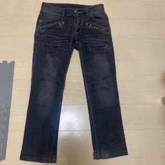 ニコルのブラックジーンズ