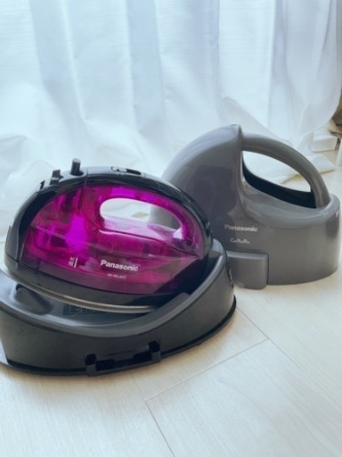 3000→2000値下げ❗️Panasonicアイロン カルル NI-WL402-V [バイオレット]【家電・ビジュアル・オーディオ】