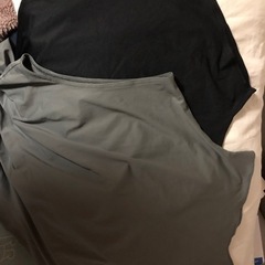 ユニクロ　エアリズム4枚、さしあげます