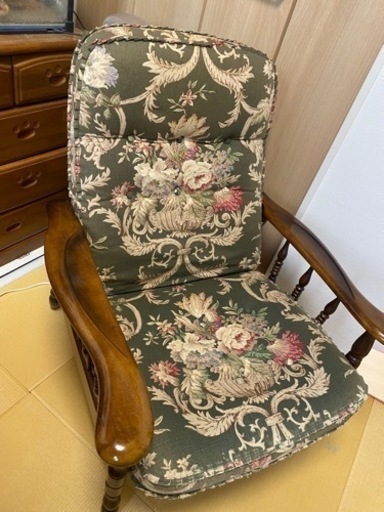 カリモク リクライニングチェア オットマン付き