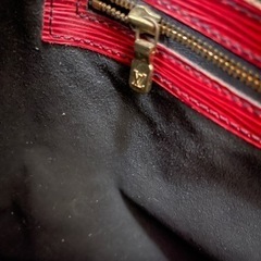 ヴィトンバッグエピの画像